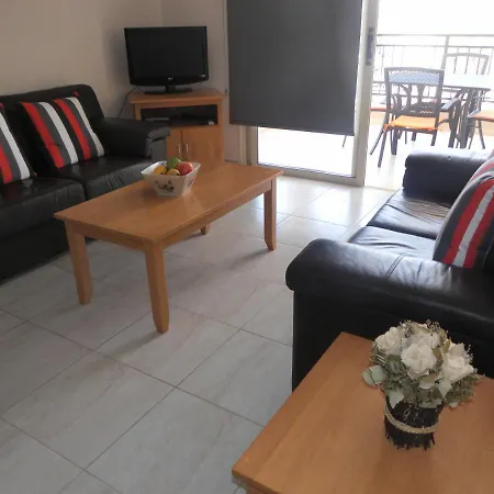 Apartment First Floor, 2 Bedroom F101, 2 Bathrooms, Pool View & Free Wifi Paphos