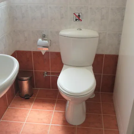 Apartment First Floor, 2 Bedroom F101, 2 Bathrooms, Pool View & Free Wifi Paphos