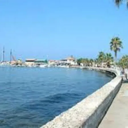 First Floor, 2 Bedroom F101, 2 Bathrooms, Pool View & Free Wifi Διαμέρισμα *