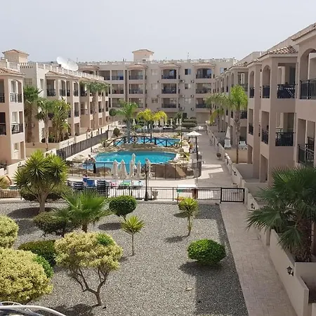 First Floor, 2 Bedroom F101, 2 Bathrooms, Pool View & Free Wifi Appartamento Paphos